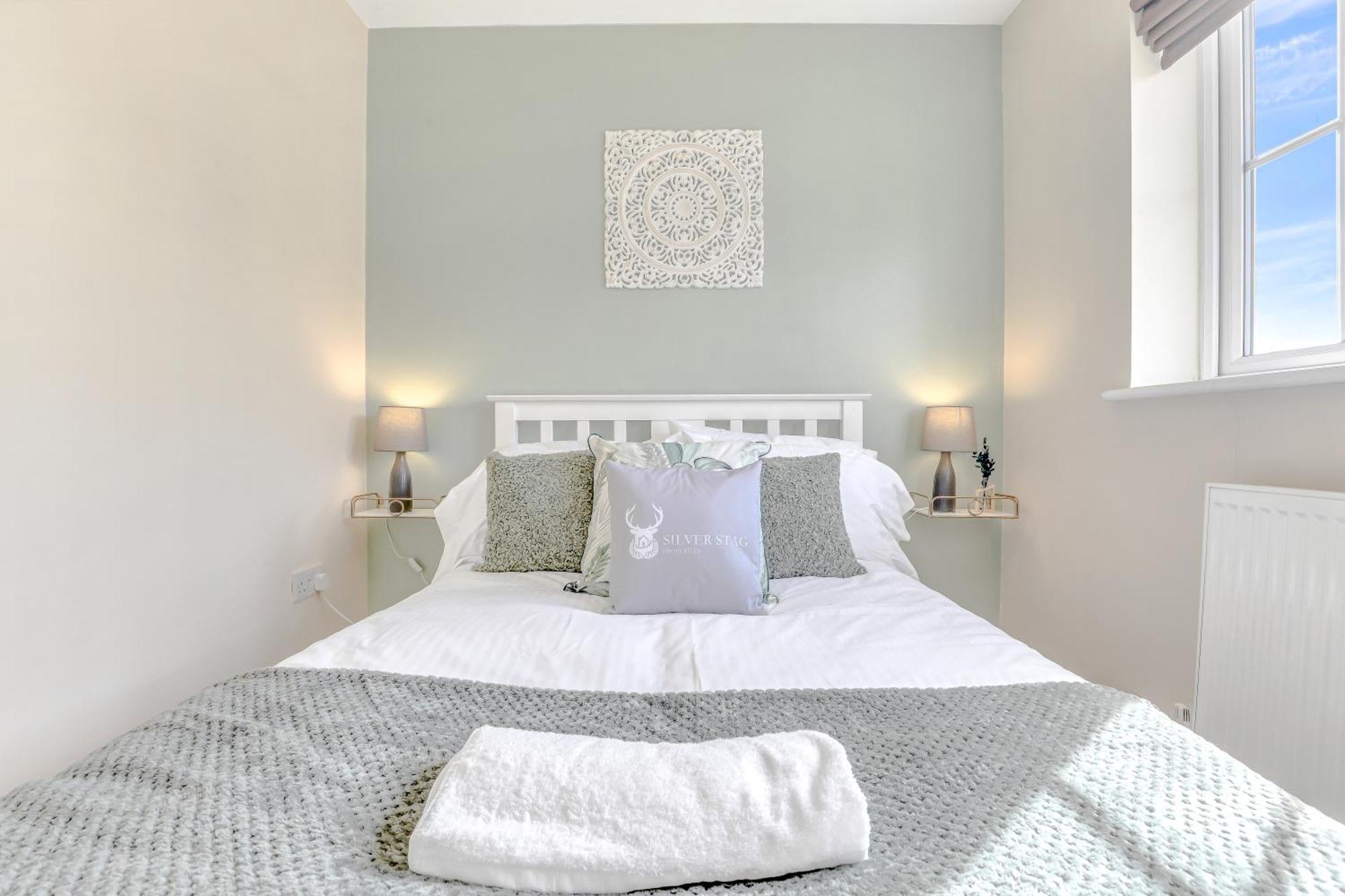 Silver Stag Properties, 3 Bedroom W Parking And Garden Smisby Exterior photo