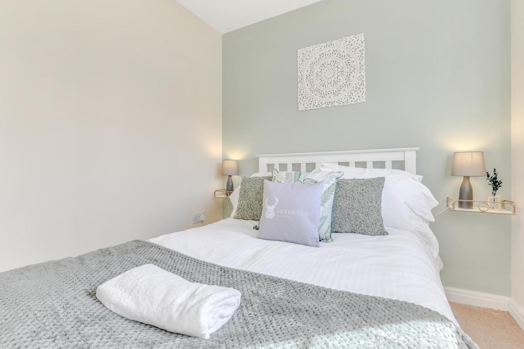 Silver Stag Properties, 3 Bedroom W Parking And Garden Smisby Exterior photo